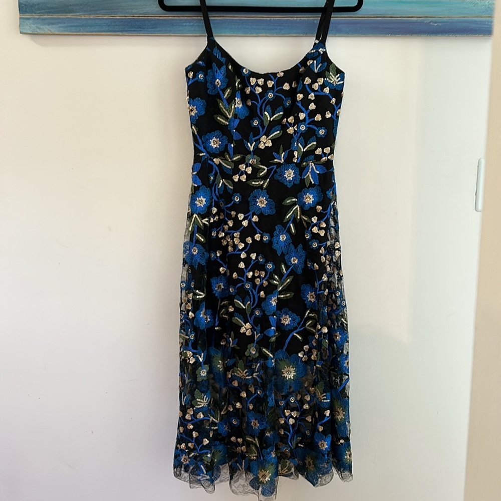 Dress the Population Blue Floral Midi Dress - Picture 5 of 10